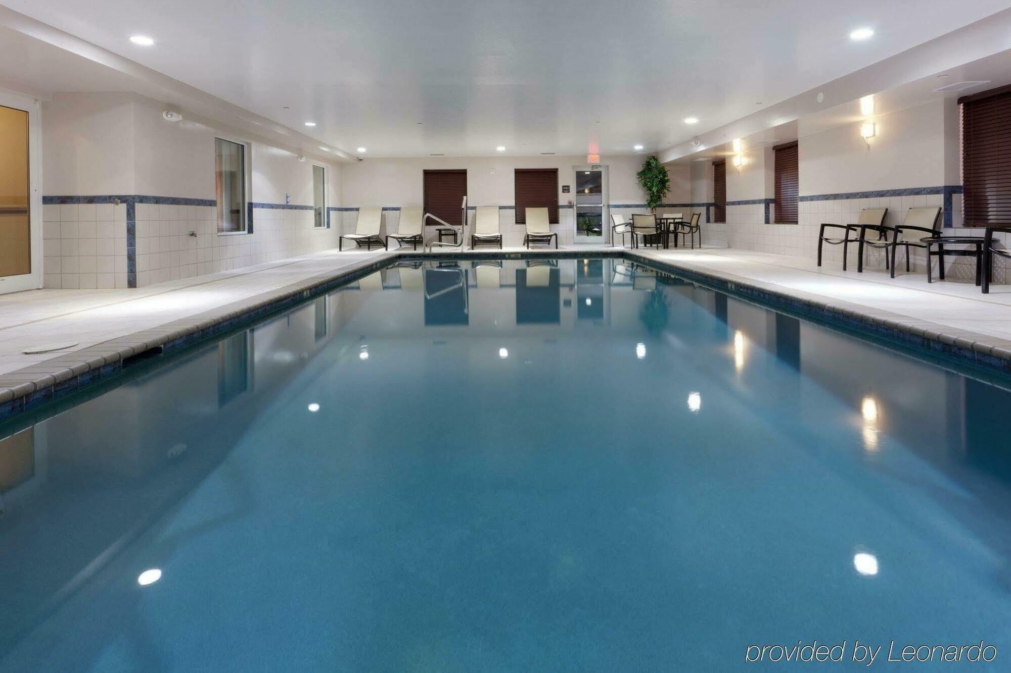 Hampton Inn Gainesville-Haymarket Екстериор снимка